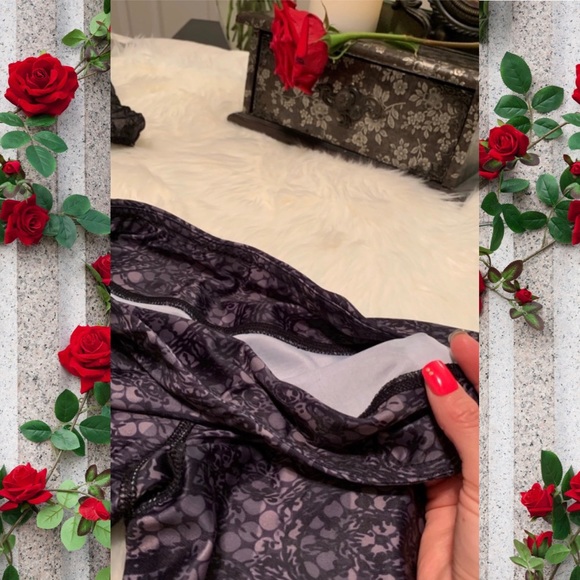 Unique Pocket Watch Leggings. - Picture 6 of 9